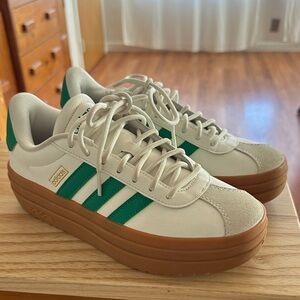 Asia’s Women's VL Court Bold Platform Sneaker